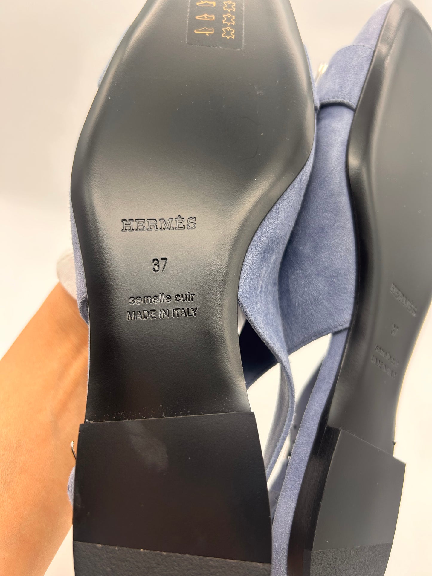 Hermes size 37