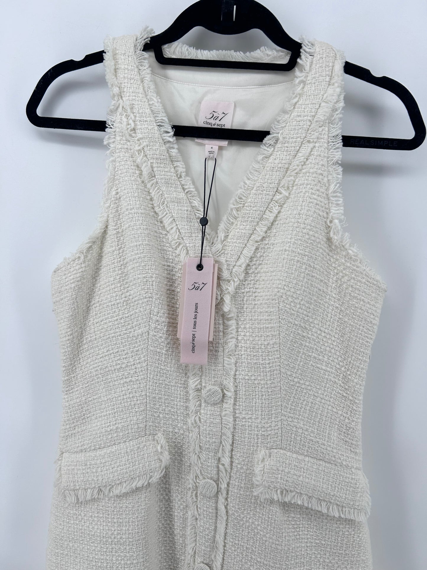 Cinq a Sept size 4