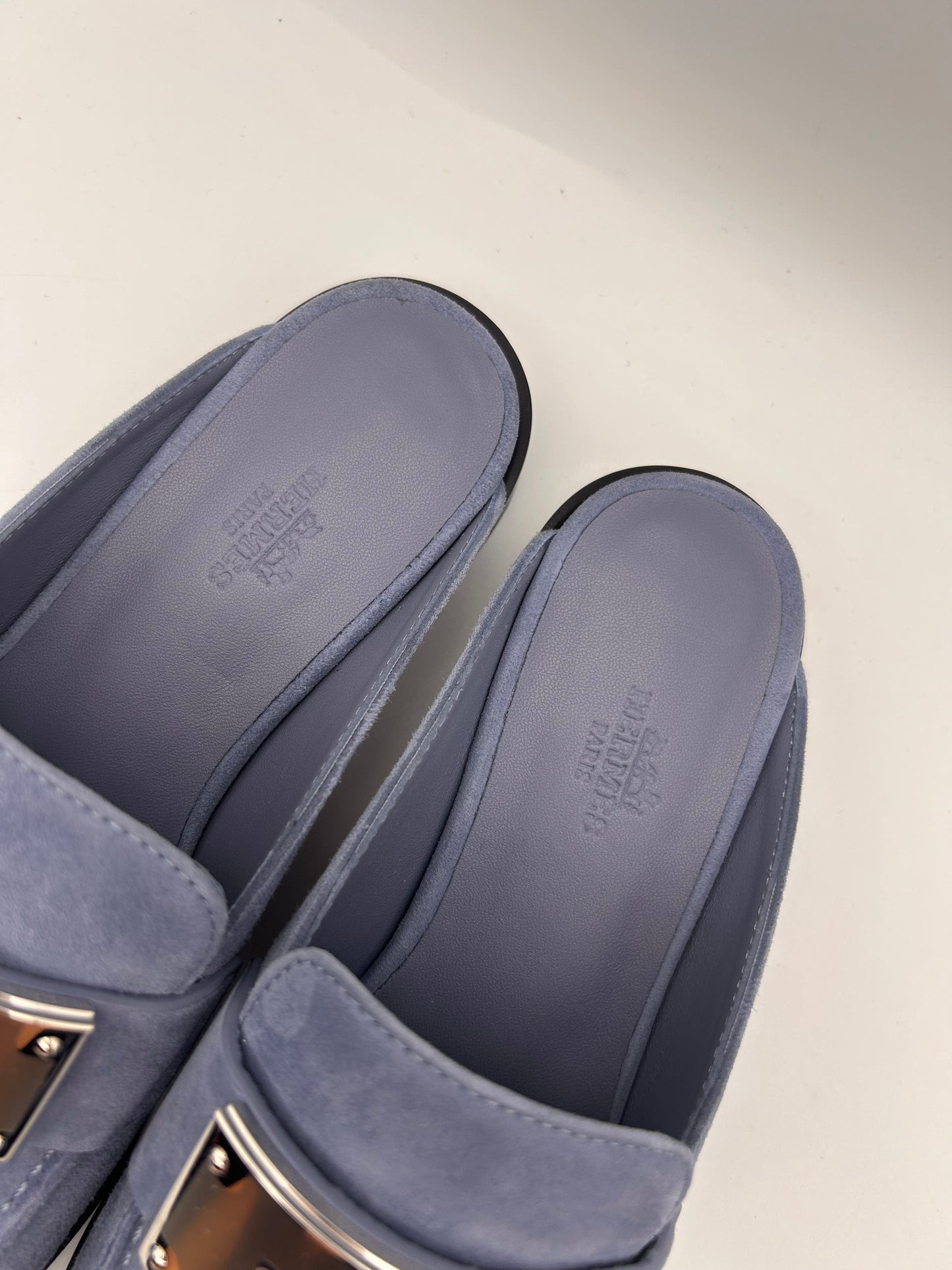 Hermes size 37