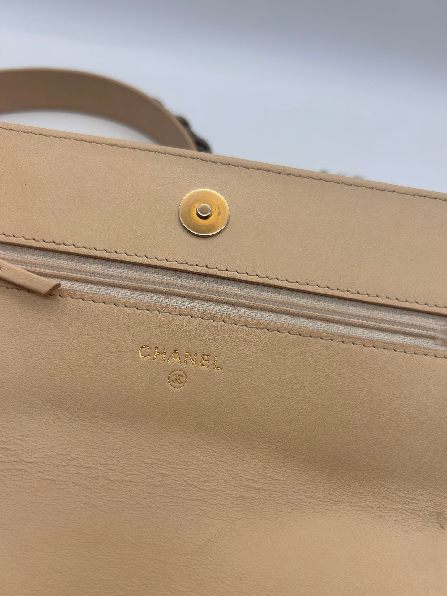 Chanel 19 WOC