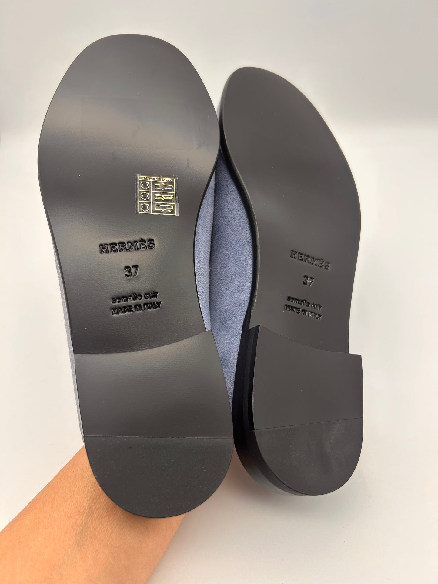 Hermes size 37