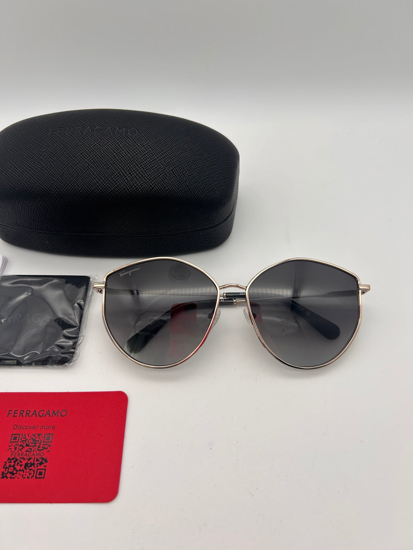 Salvatore Ferragamo SF264S