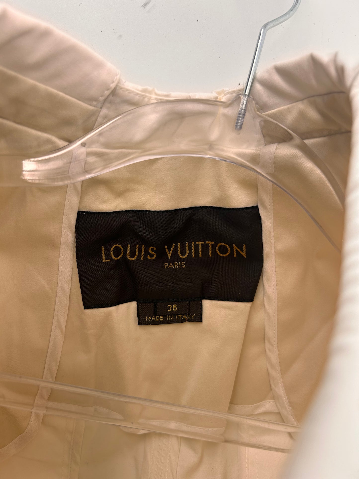 Louis Vuitton size 4