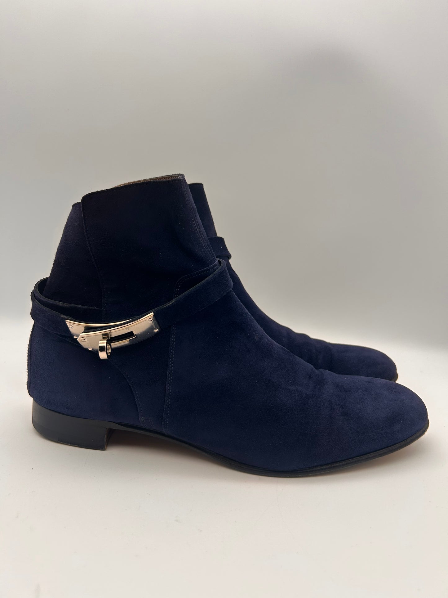 Hermes size 38.5