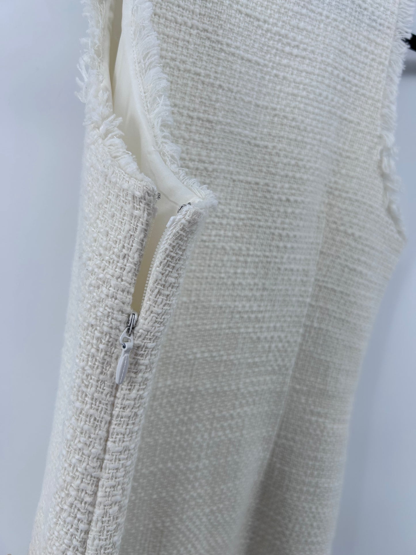 Cinq a Sept size 4