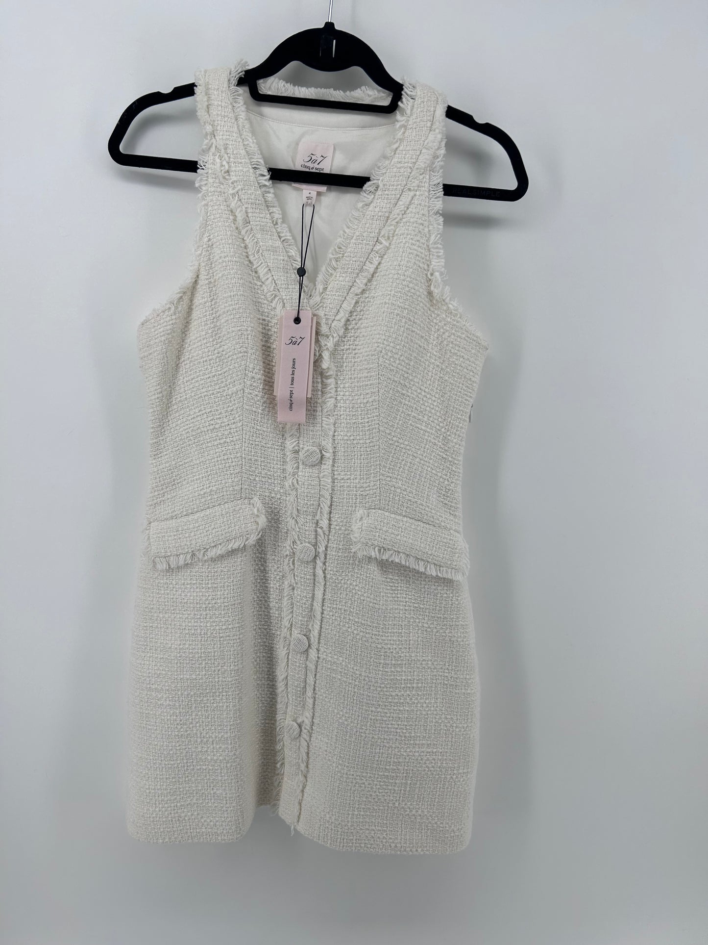 Cinq a Sept size 4