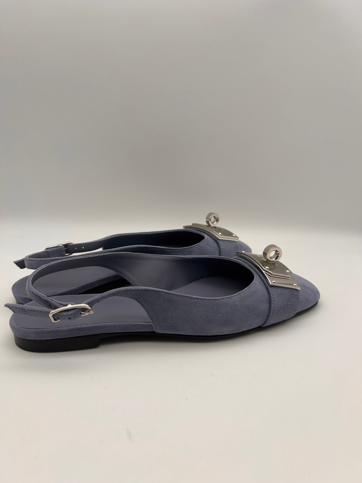 Hermes size 37