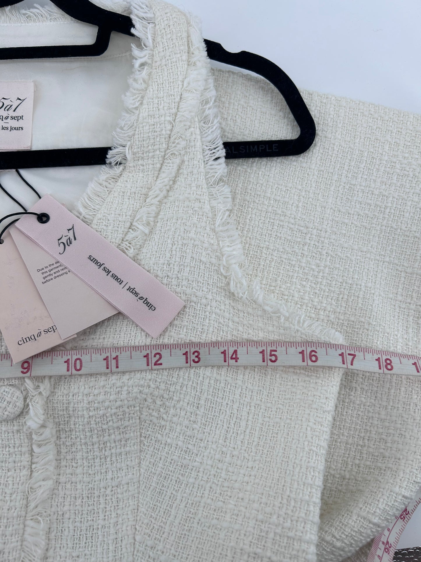 Cinq a Sept size 4
