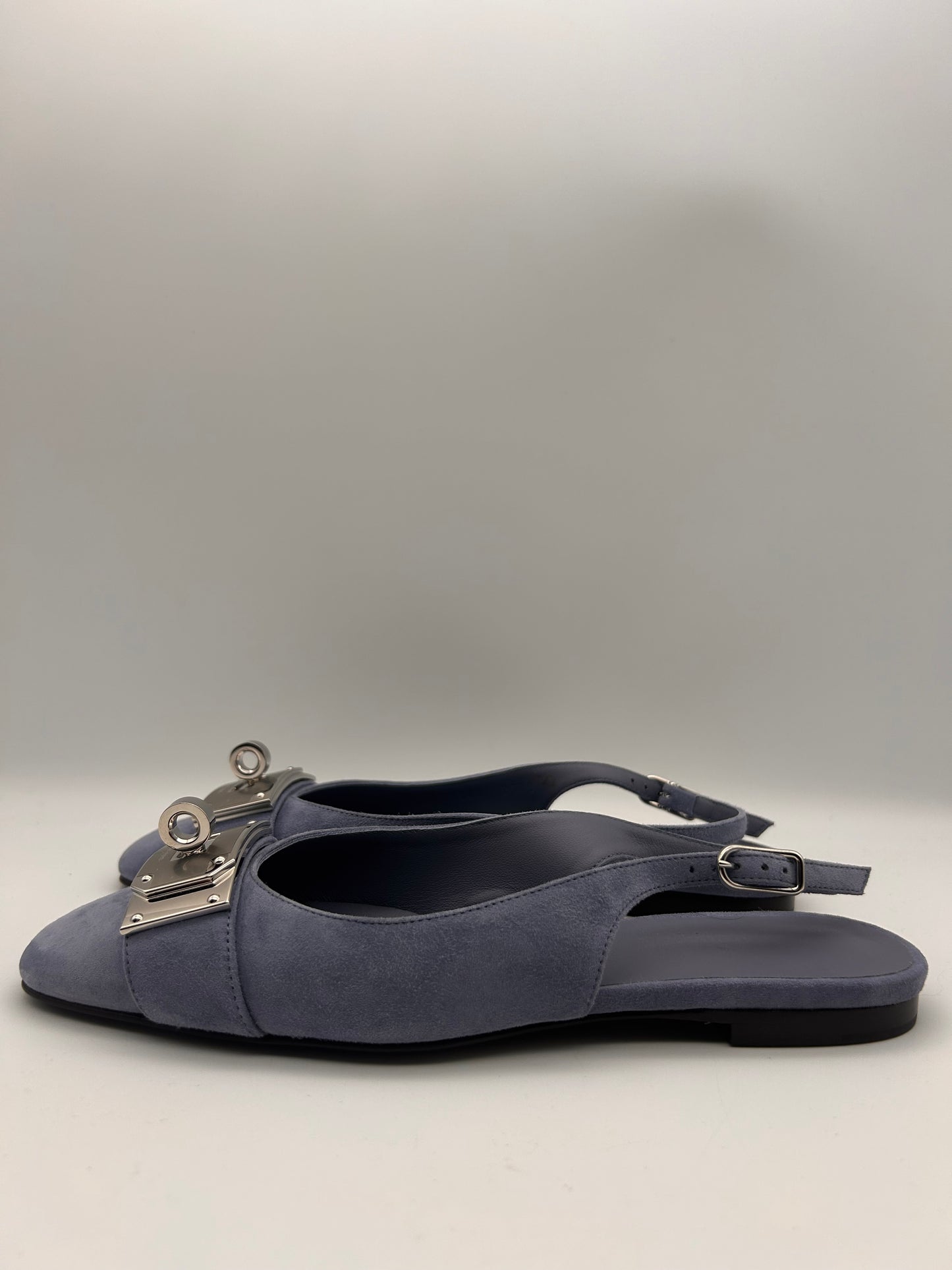 Hermes size 37