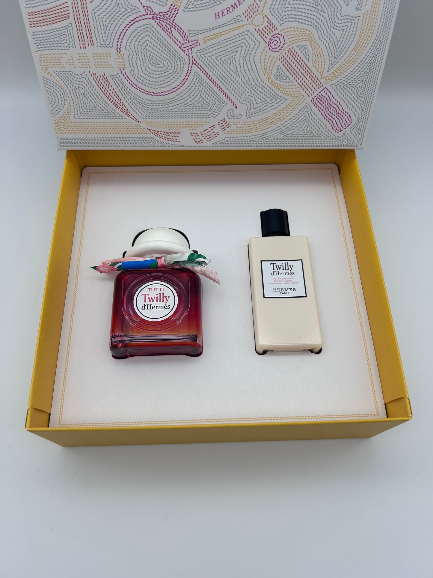 Hermes perfume tutti twilly