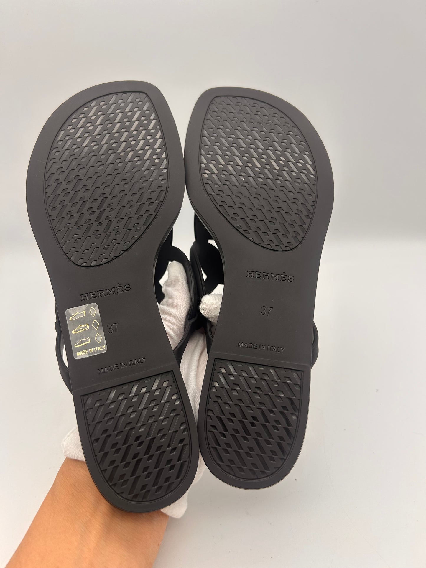 Hermes size 37