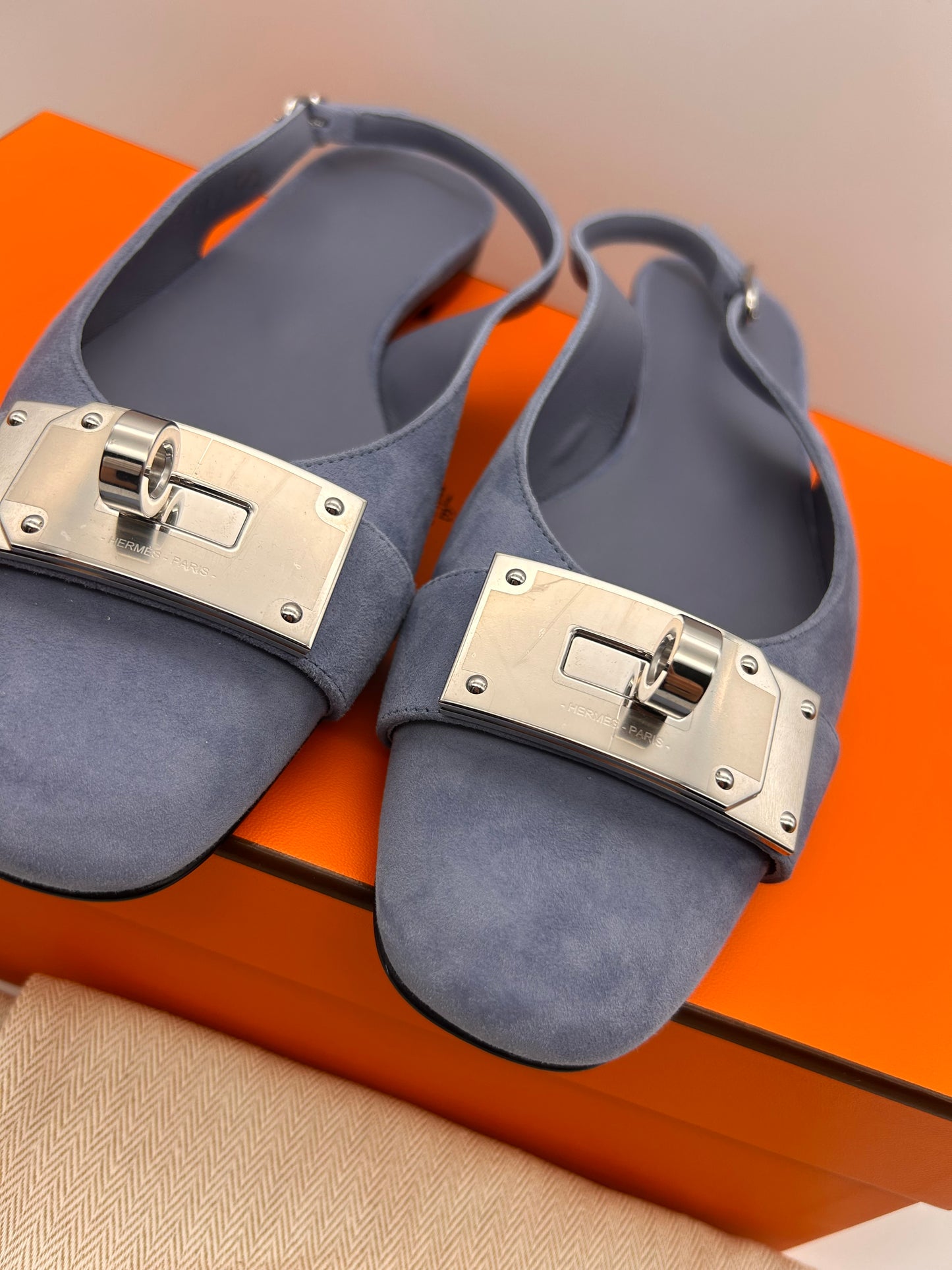 Hermes size 37