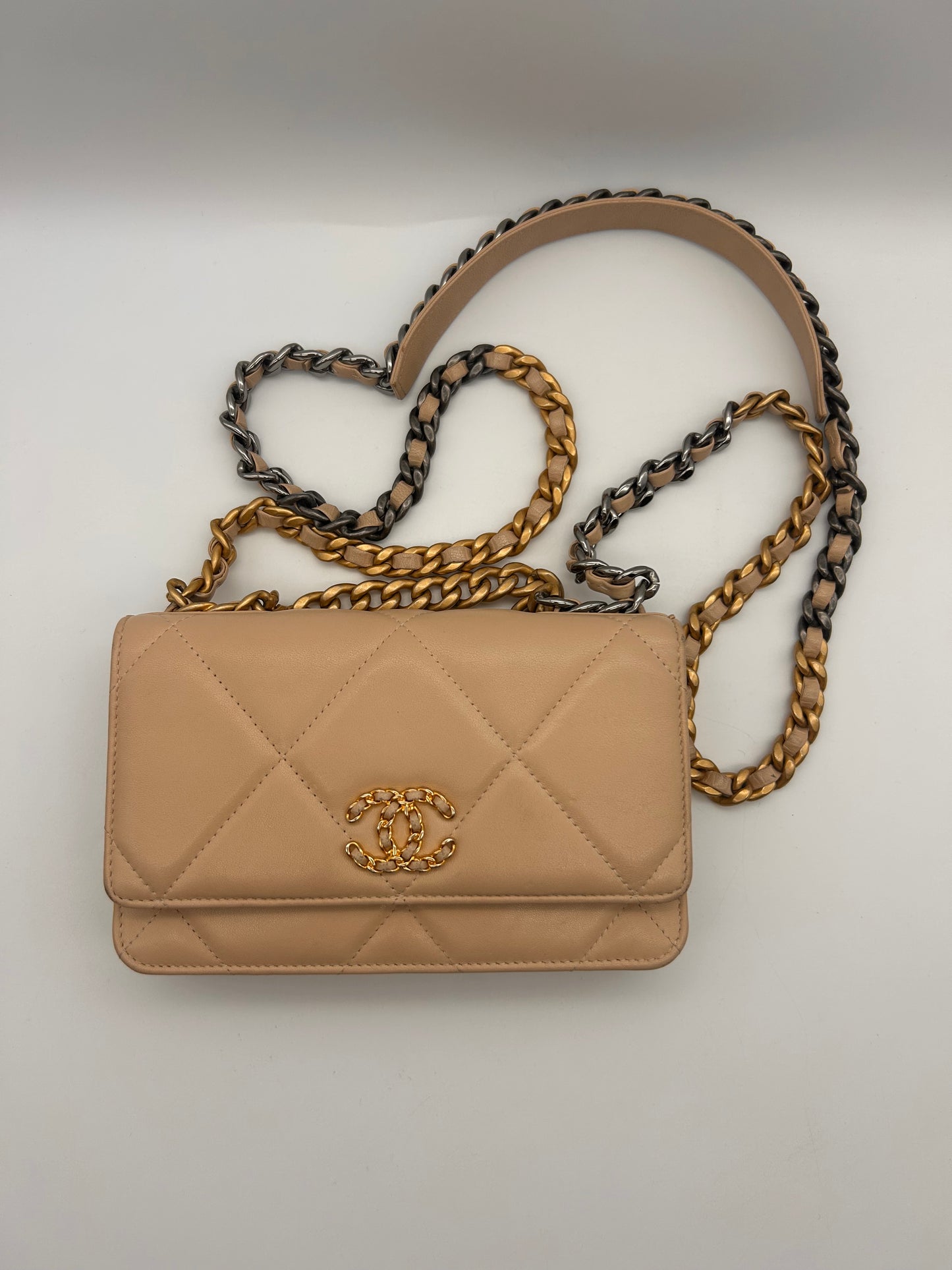 Chanel 19 WOC