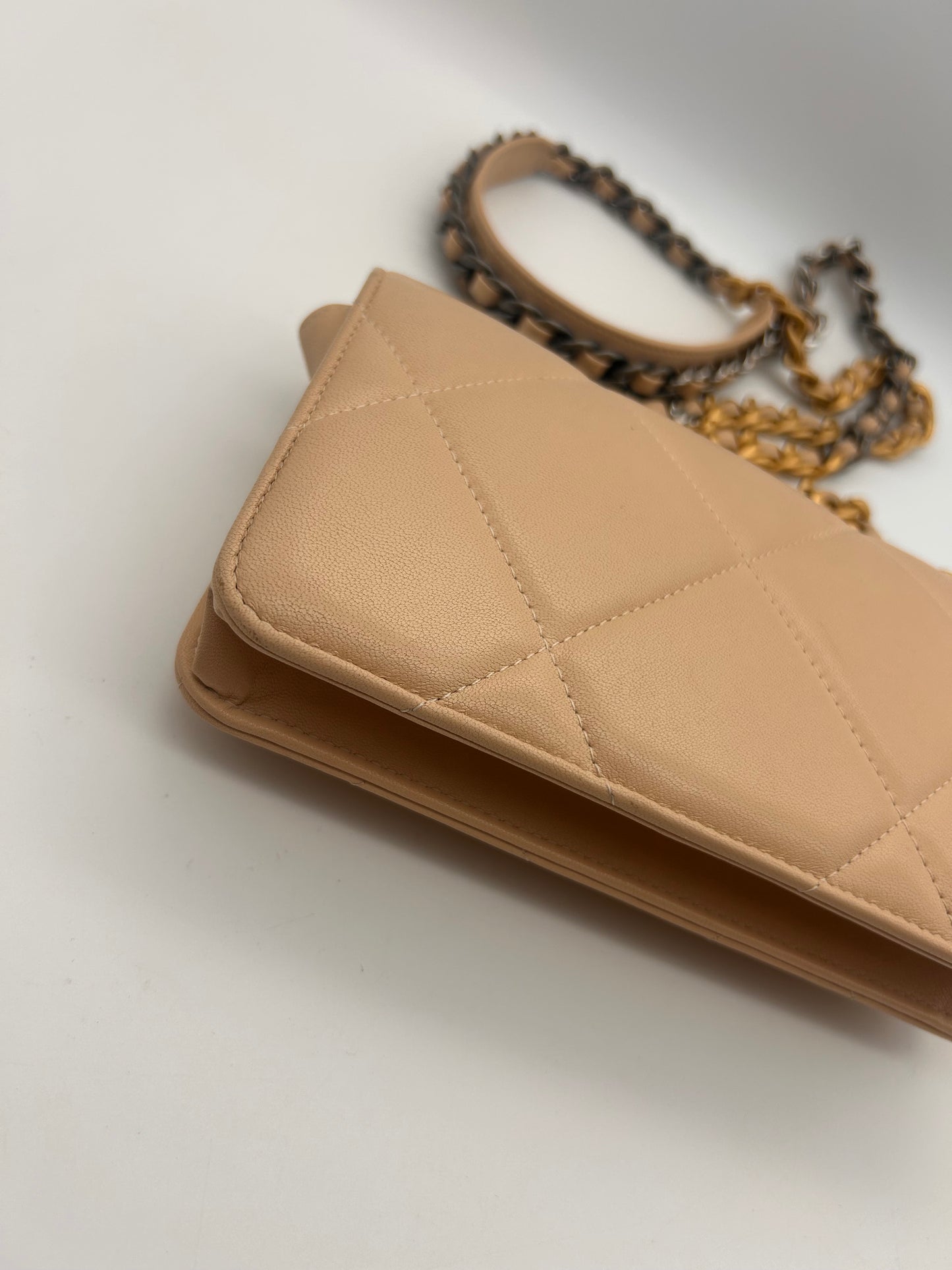 Chanel 19 WOC