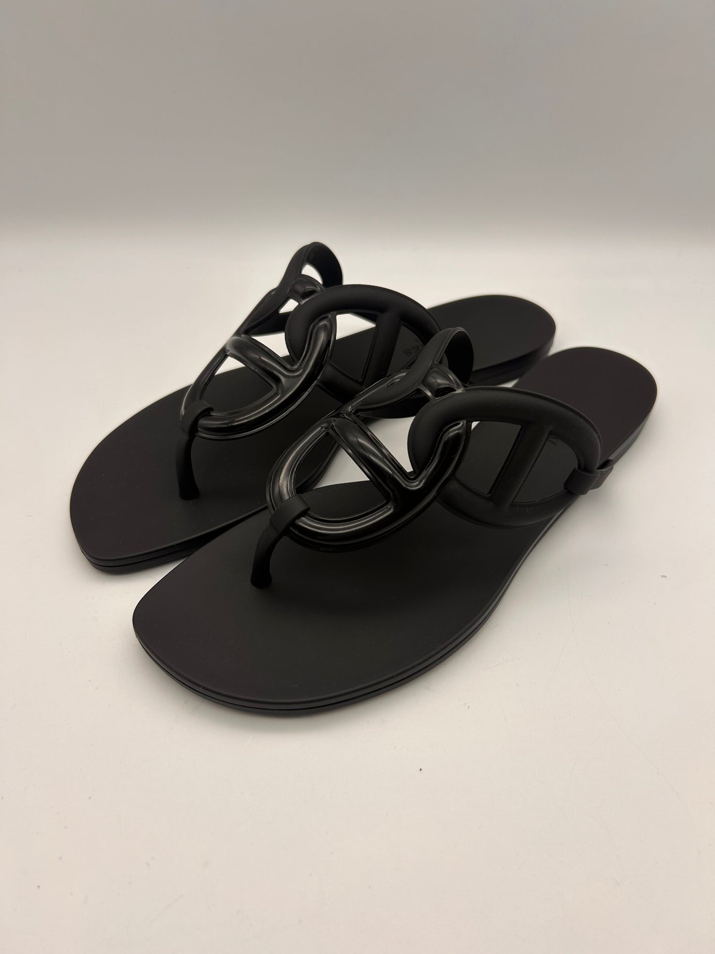 Hermes size 37