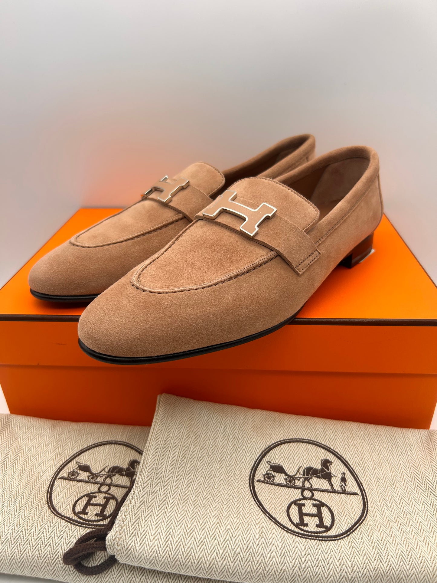 Hermes size 37.5