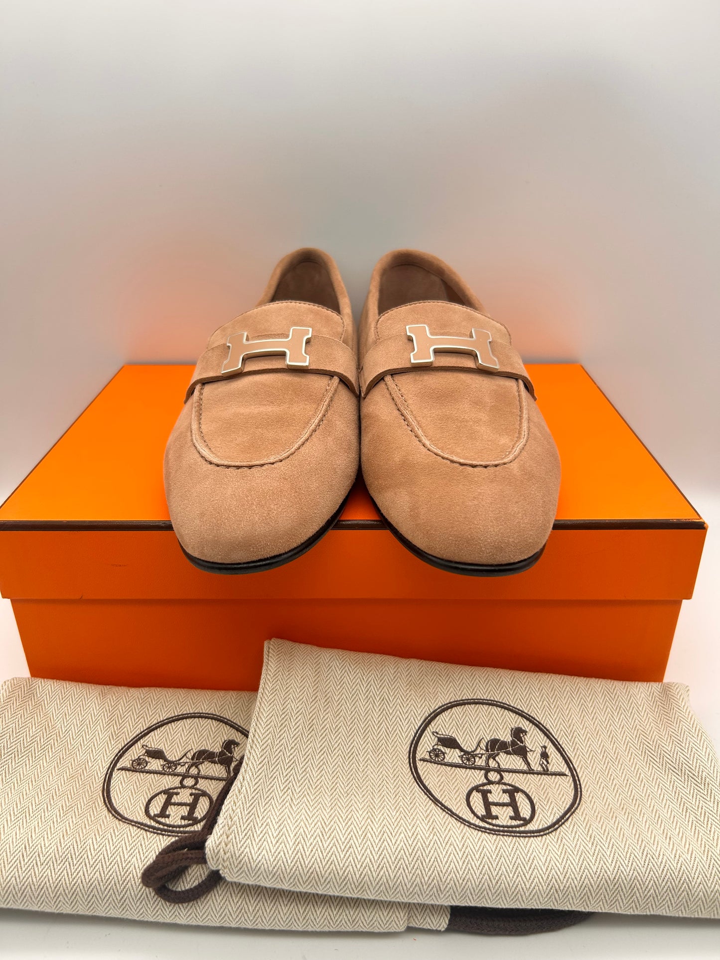 Hermes size 37.5
