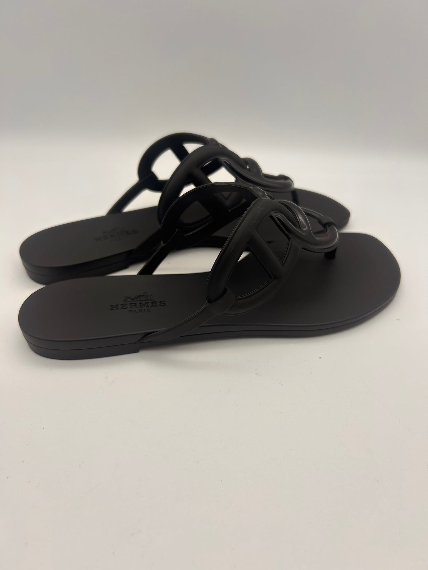 Hermes size 37