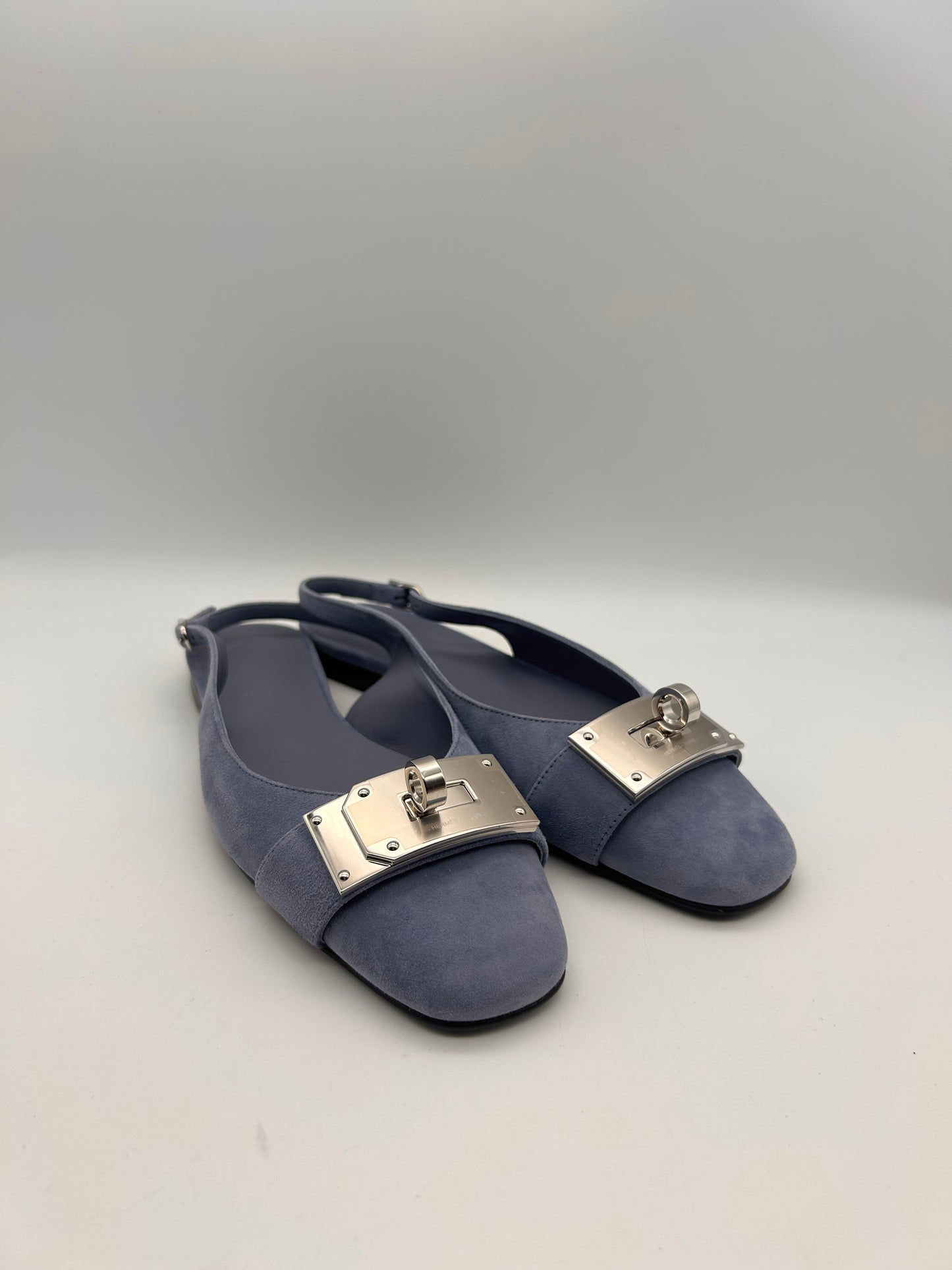 Hermes size 37