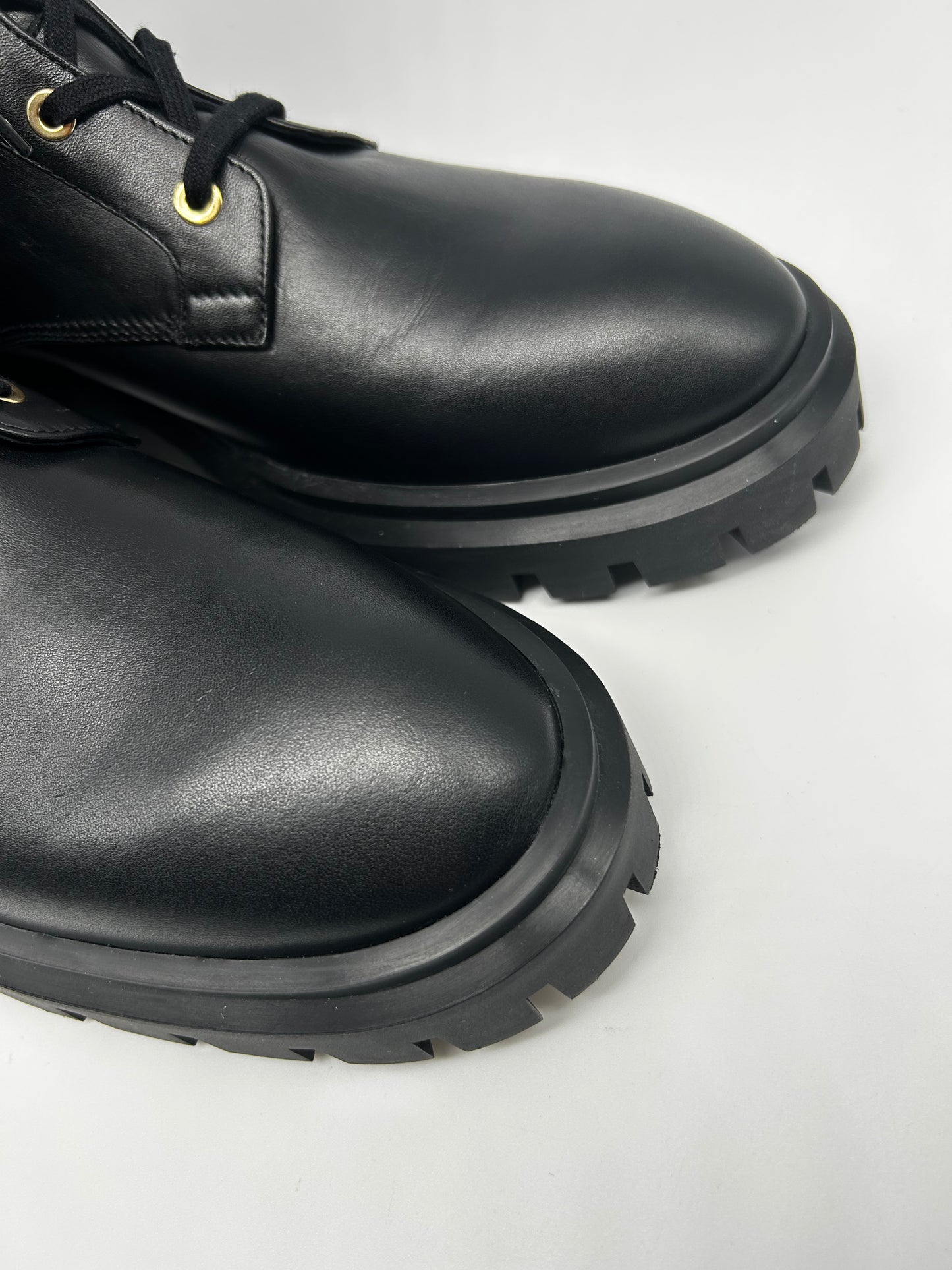 Stuart Weitzman combat boots size 10.5
