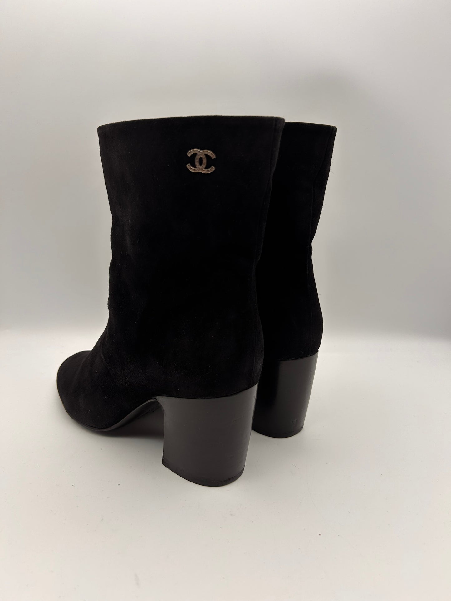 Chanel size 38