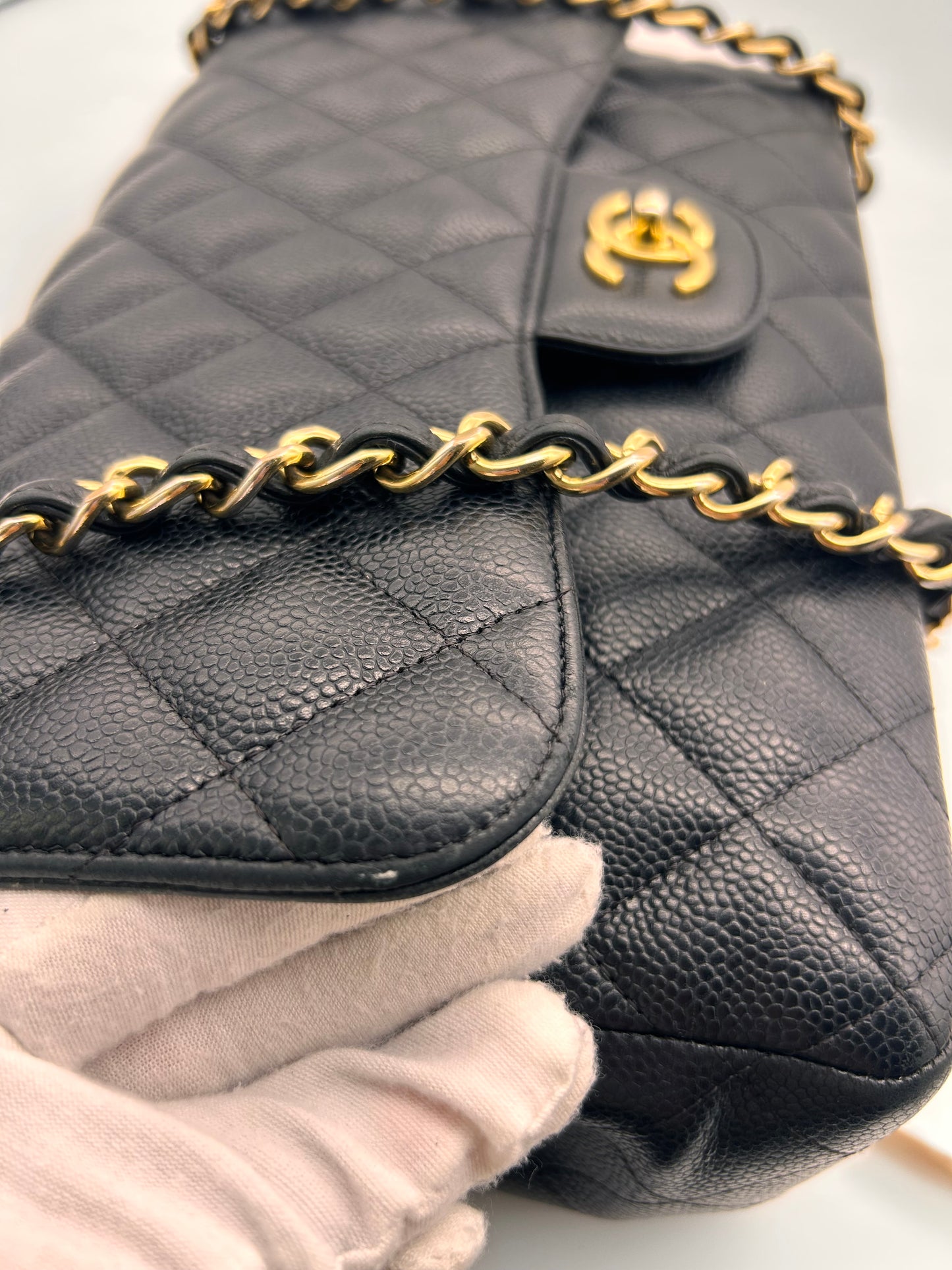 Chanel classic jumbo double flap