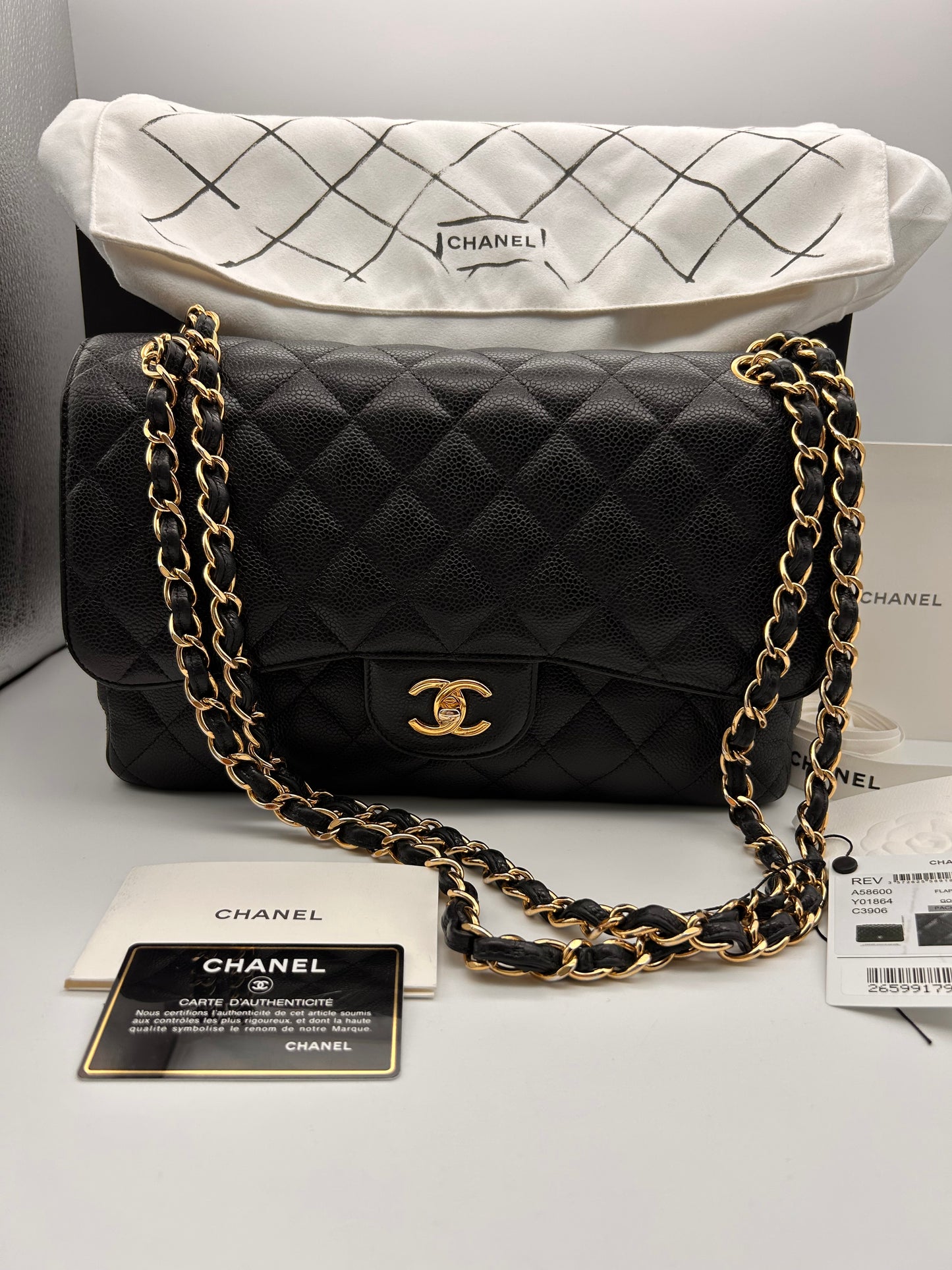 Chanel classic jumbo double flap