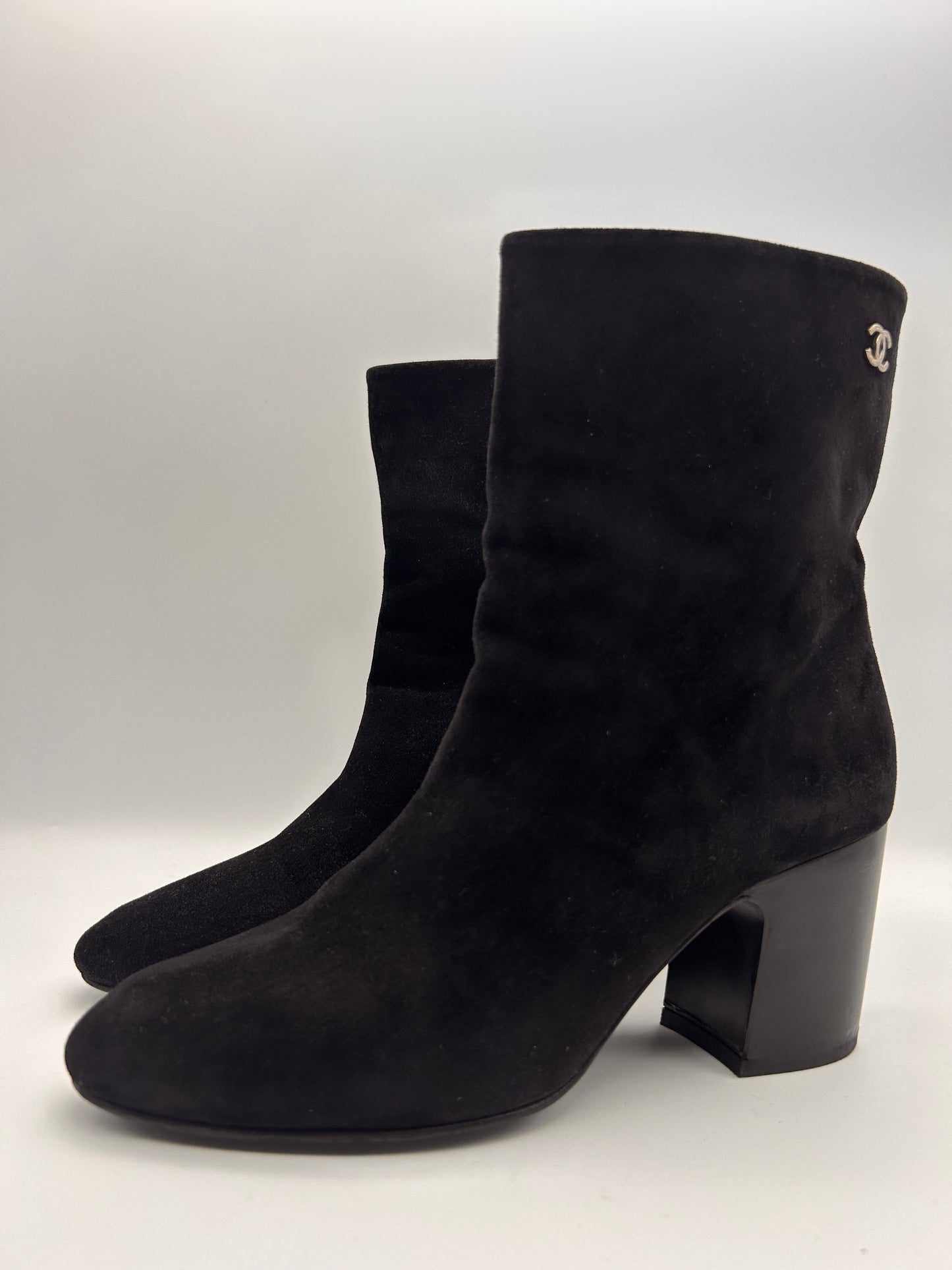 Chanel size 38
