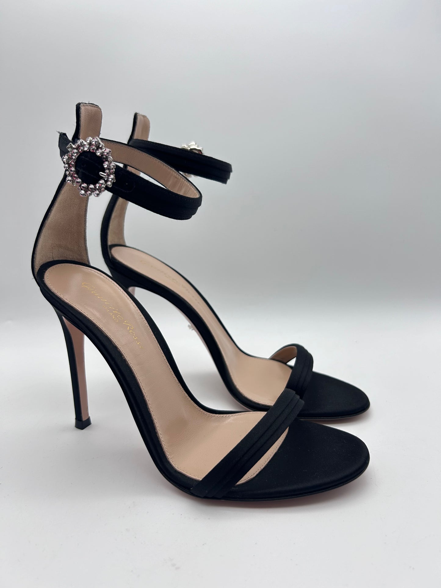 Gianvito Rossi size 37