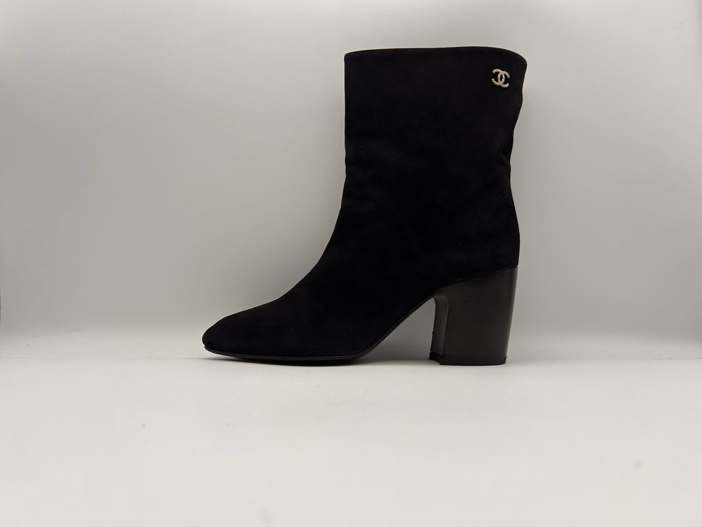Chanel size 38
