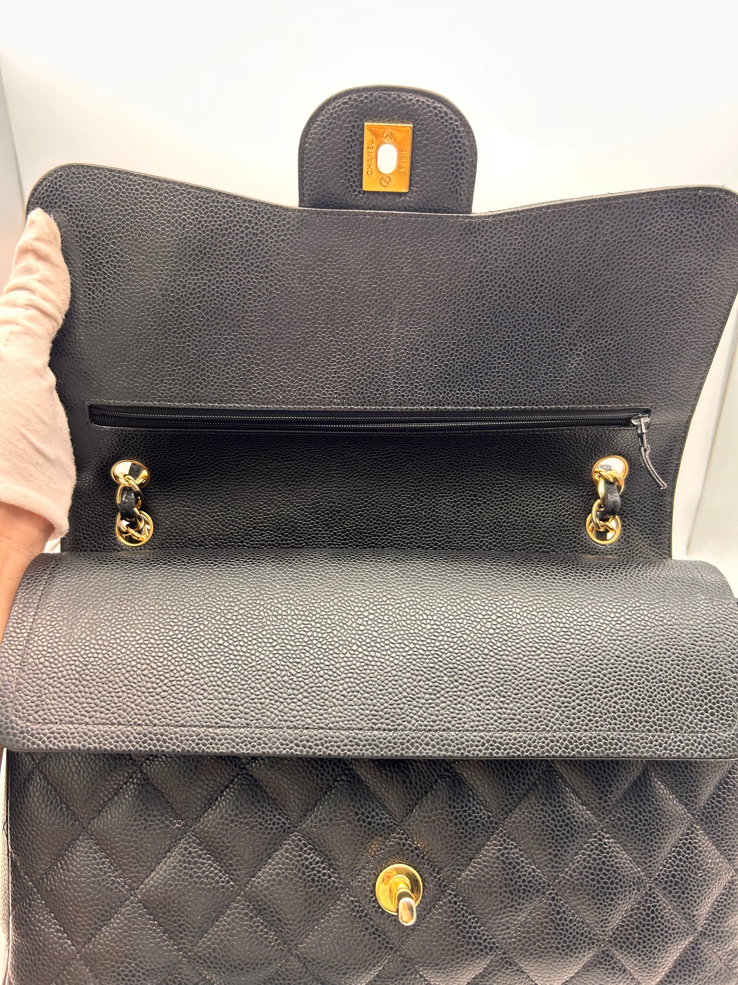 Chanel classic jumbo double flap