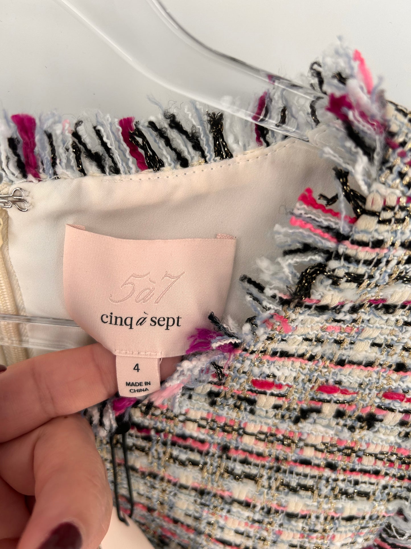 Cinq a Sept size 4