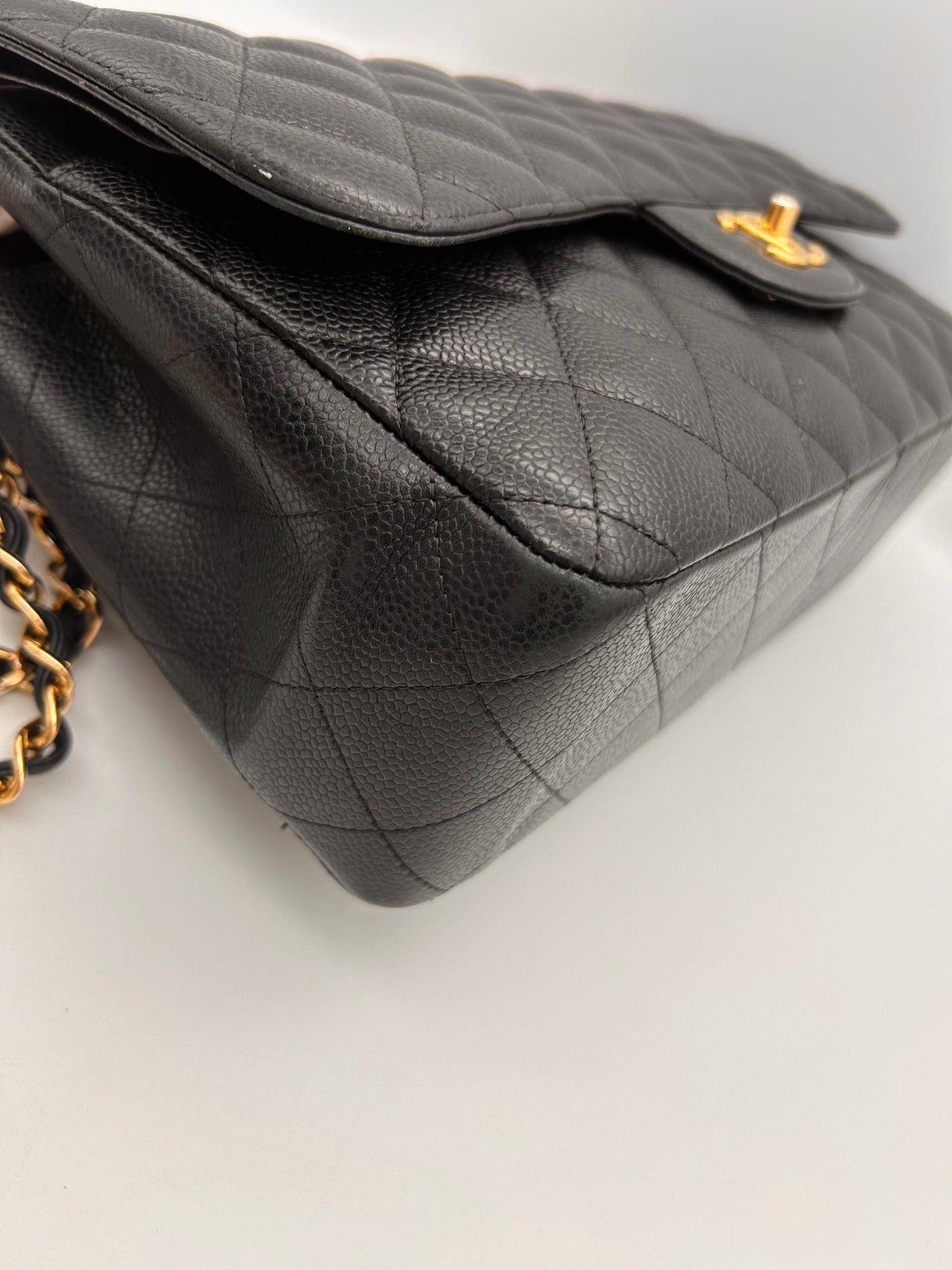 Chanel classic jumbo double flap