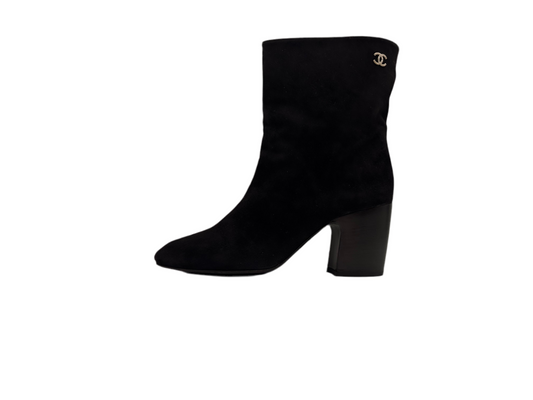 Chanel size 38