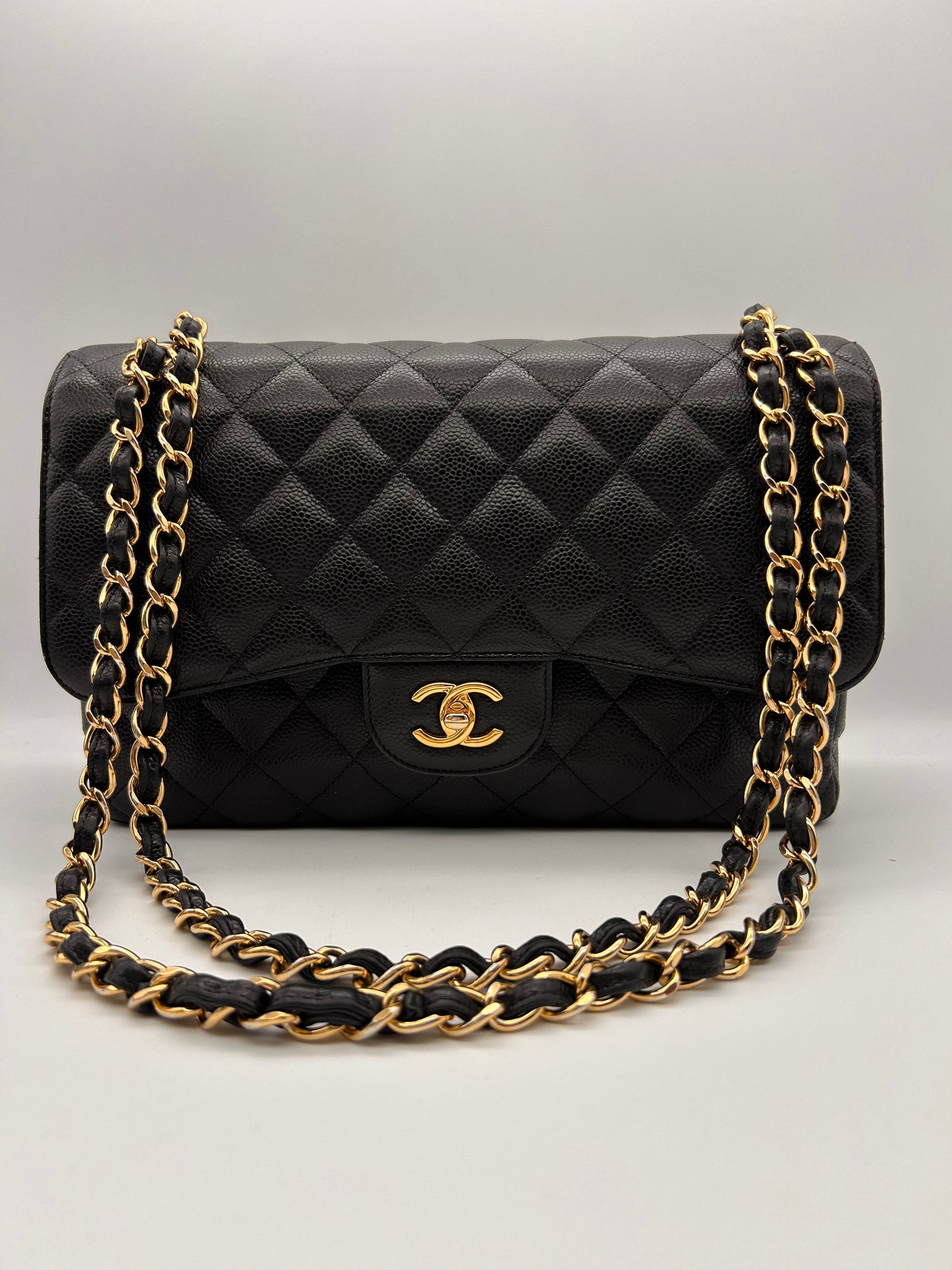 Chanel classic jumbo double flap