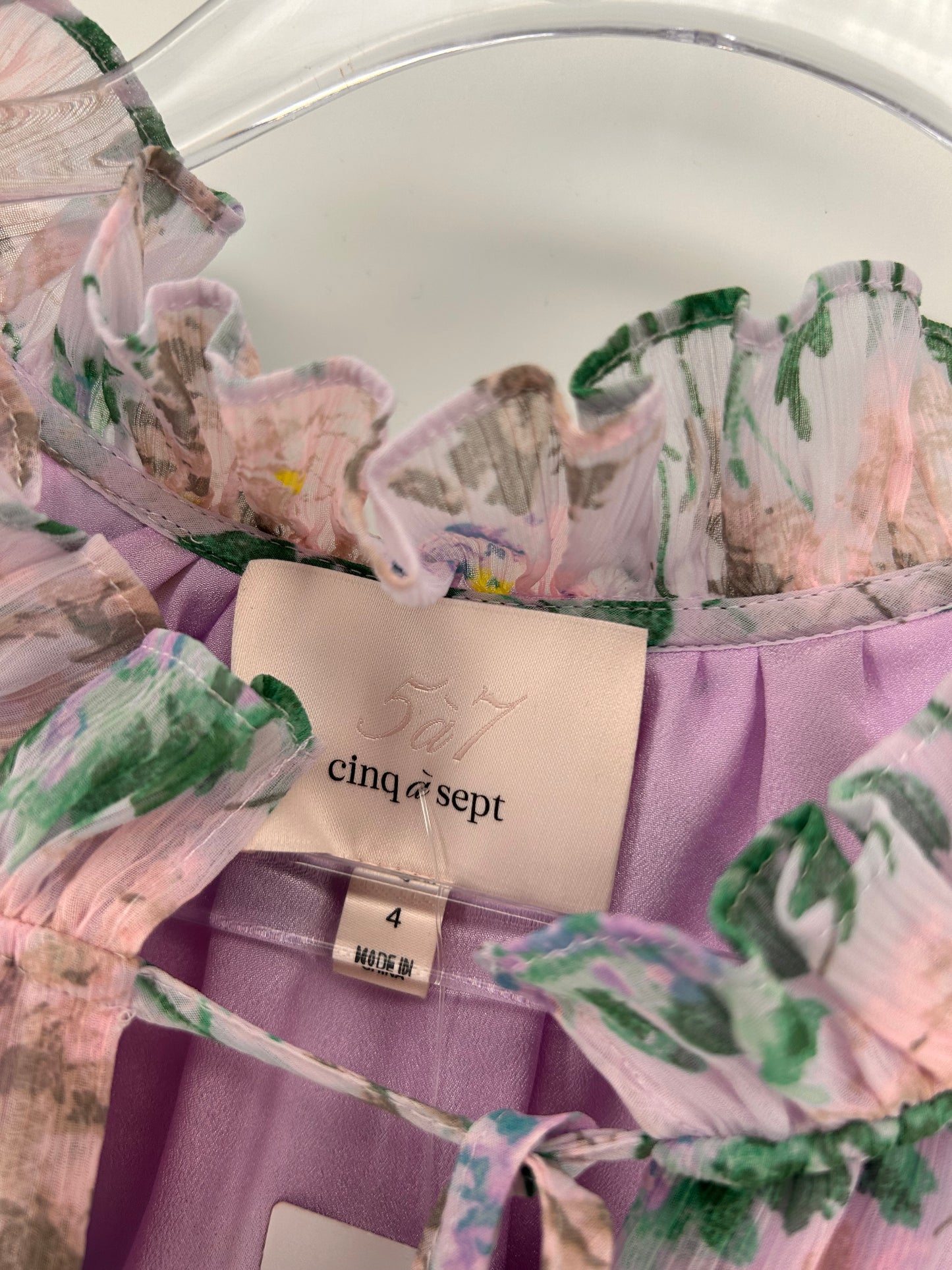 Cinq a Sept size 4