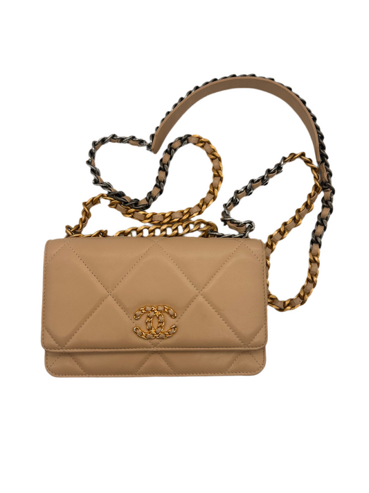 Chanel 19 WOC