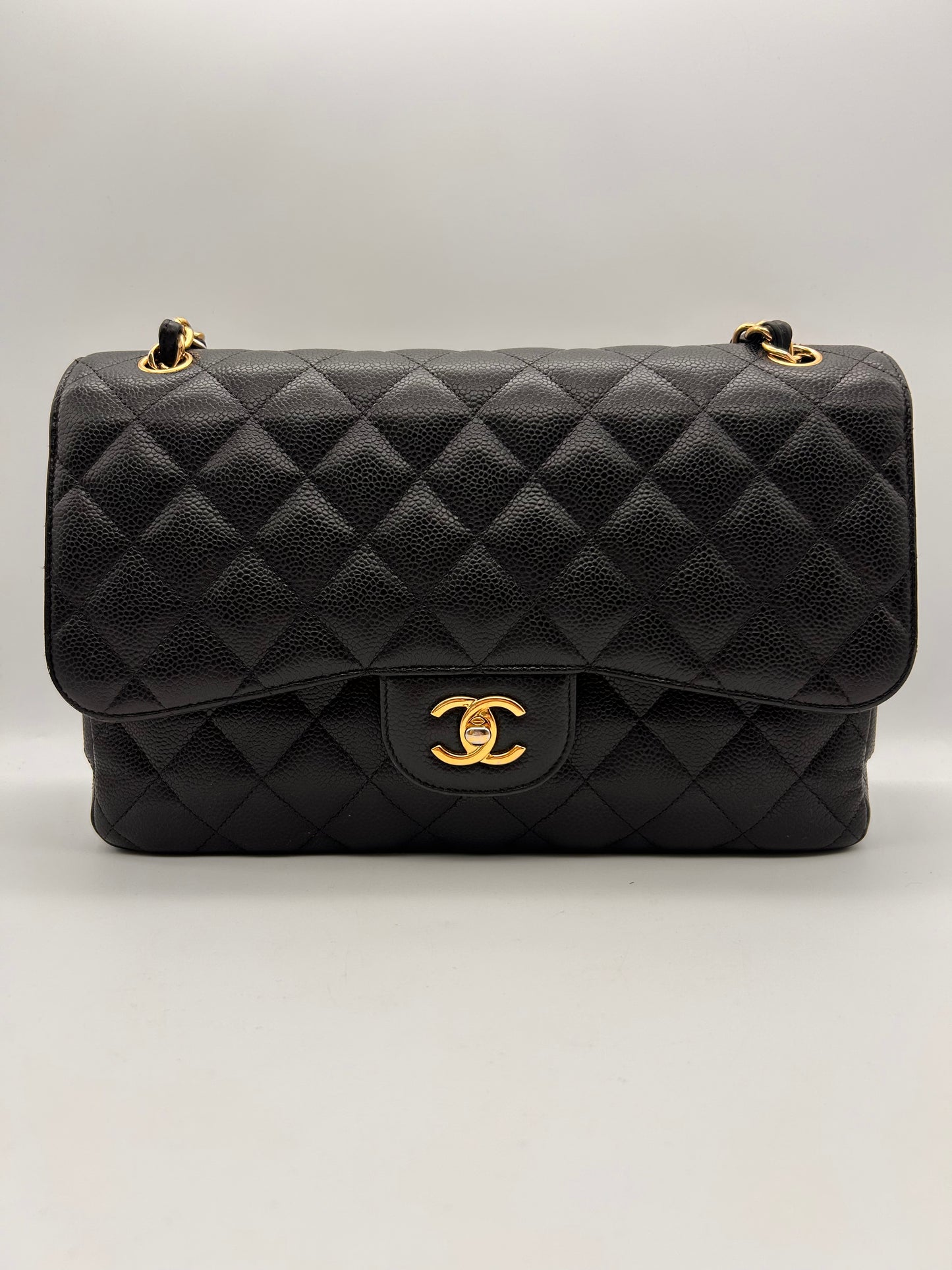 Chanel classic jumbo double flap