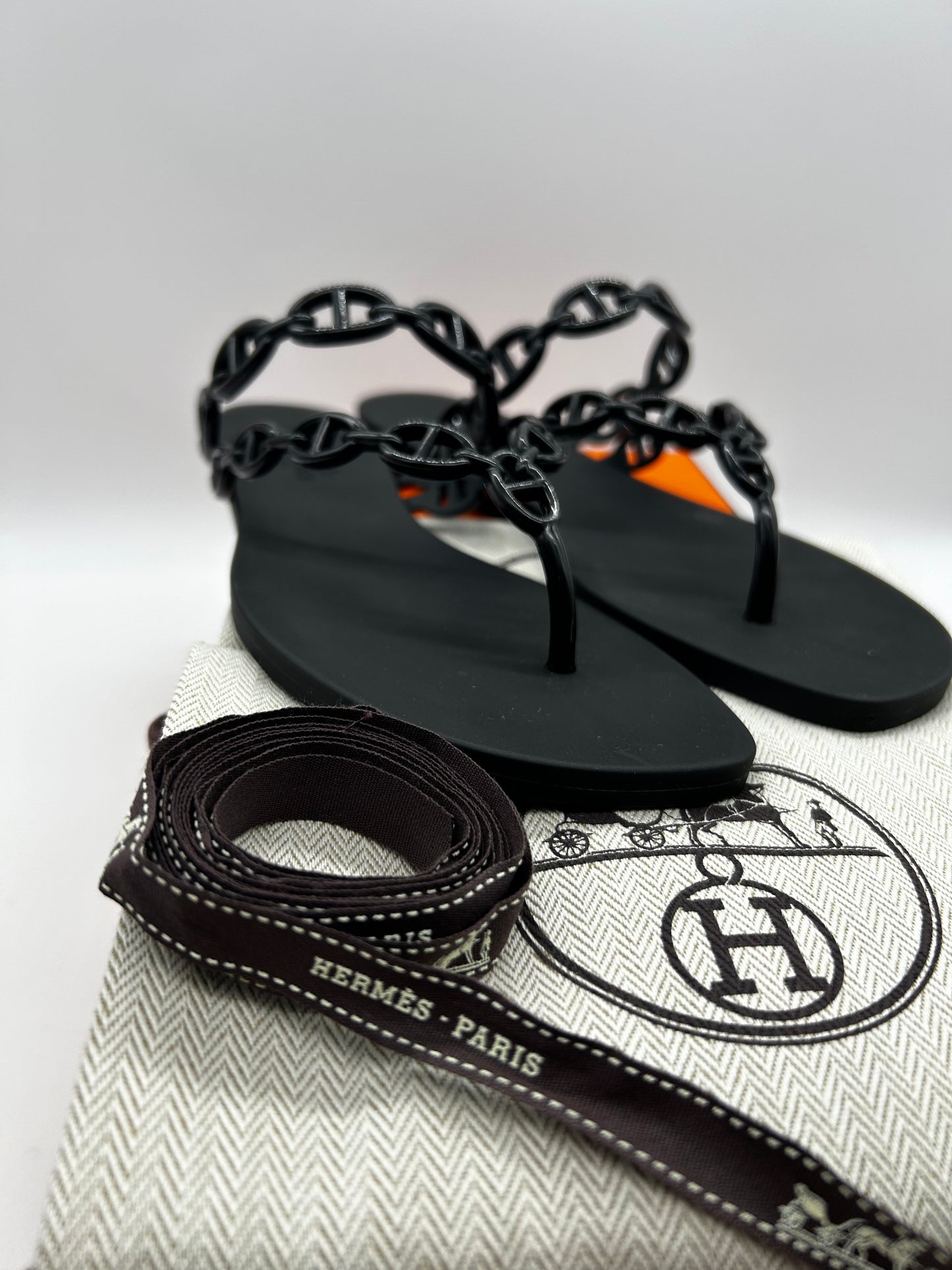 Hermes Island size 38